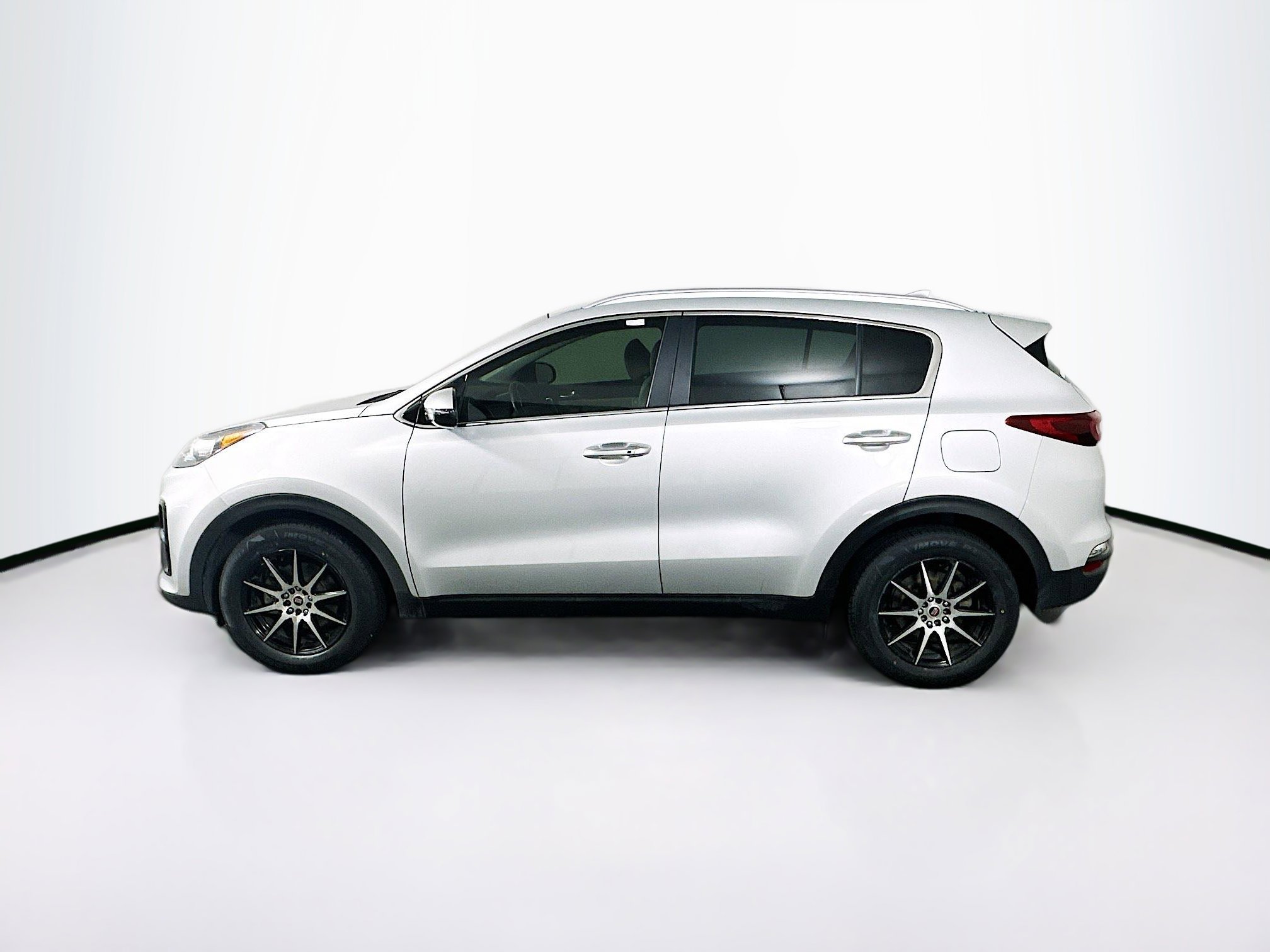 Used 2020 Kia Sportage EX image 4