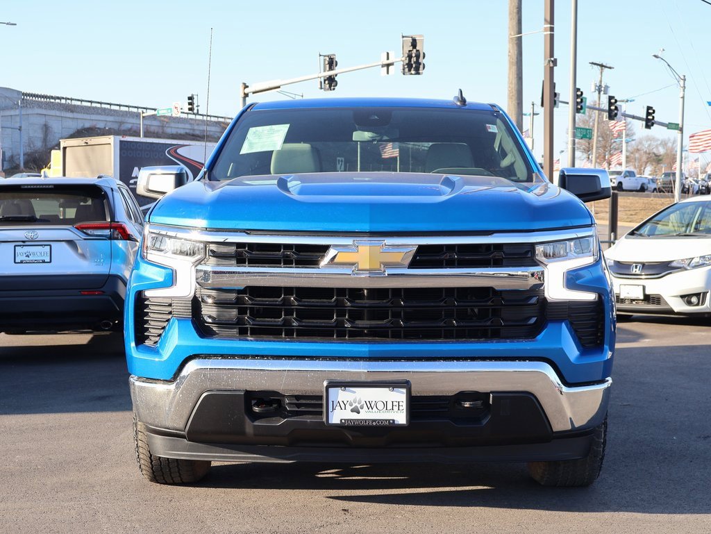 Used 2023 Chevrolet Silverado 1500 LT w/ Z71 Off-Road Package image 2