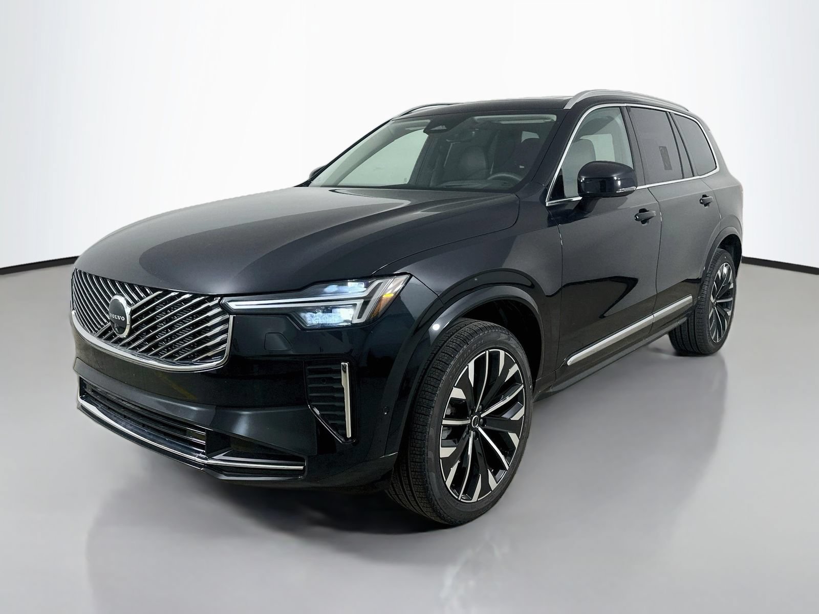 New 2026 Volvo XC90 B6 Ultra w/ Protection Package