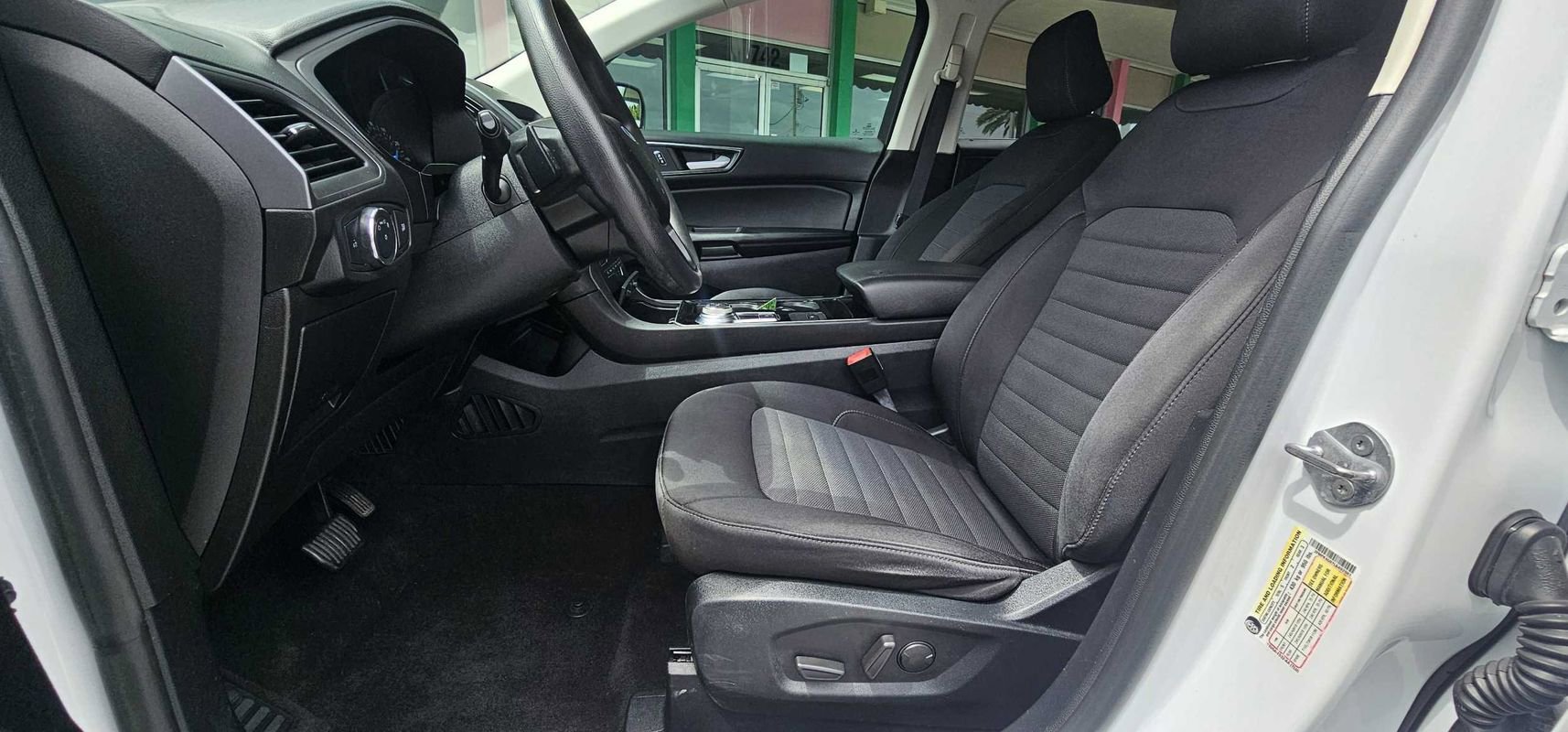 Used 2020 Ford Edge SE AWD/4WD image 8