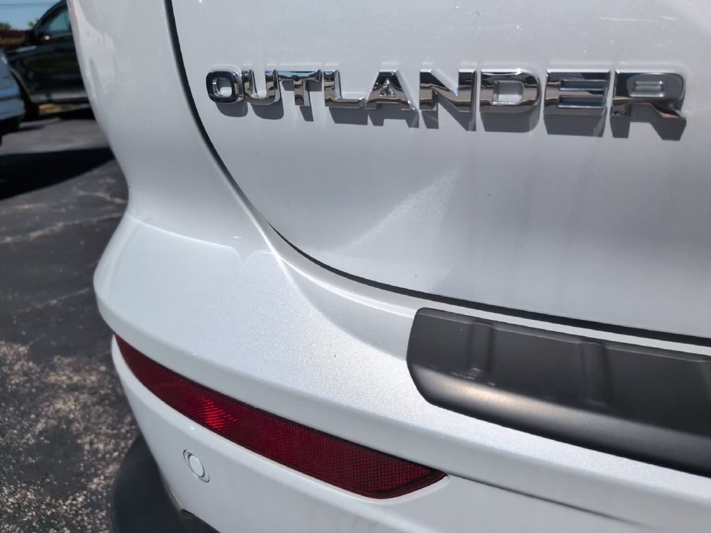 New 2026 Mitsubishi Outlander AWD image 6