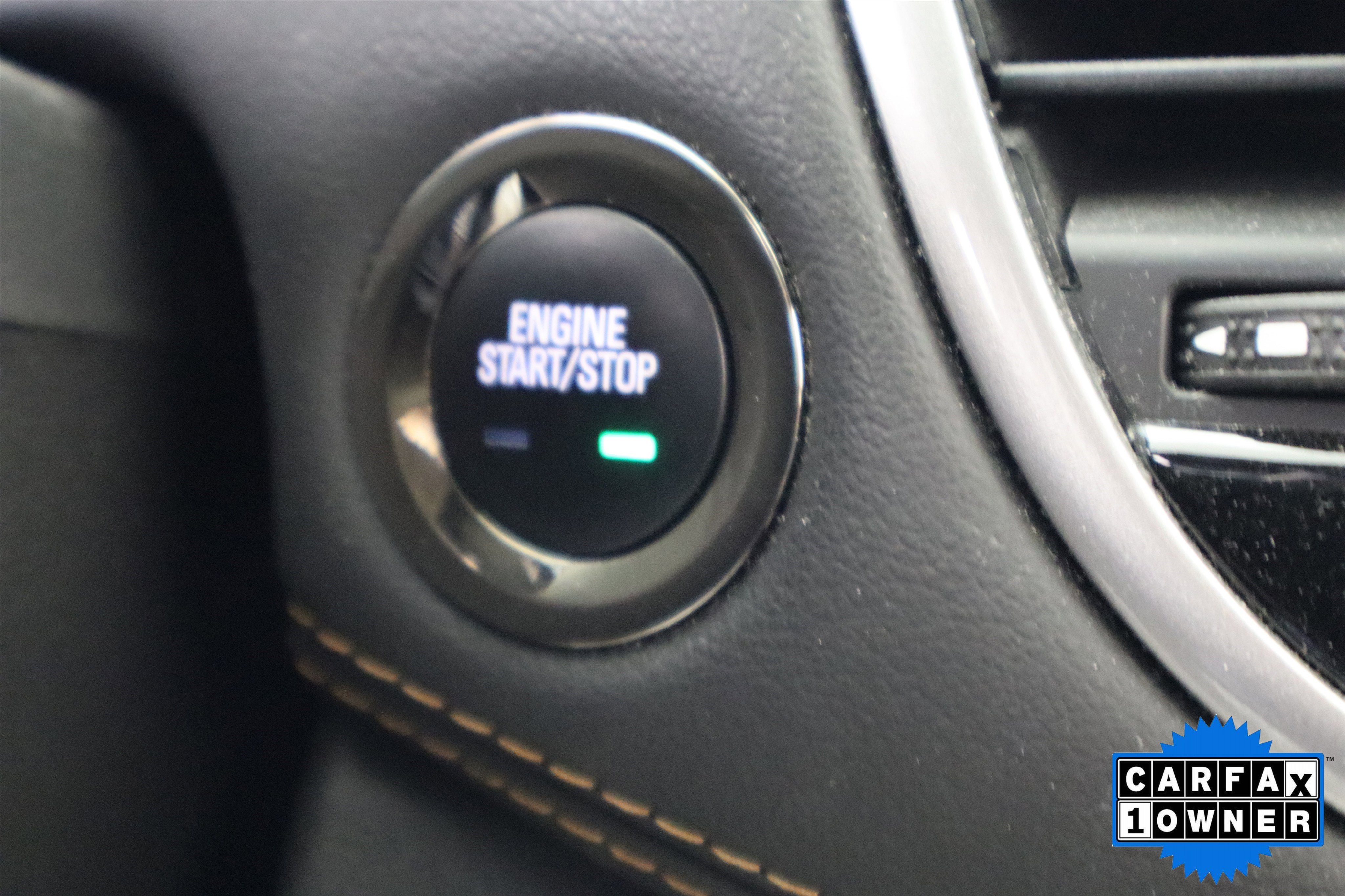Used 2022 Chevrolet Trax LT w/ LT Convenience Package AWD/4WD image 32