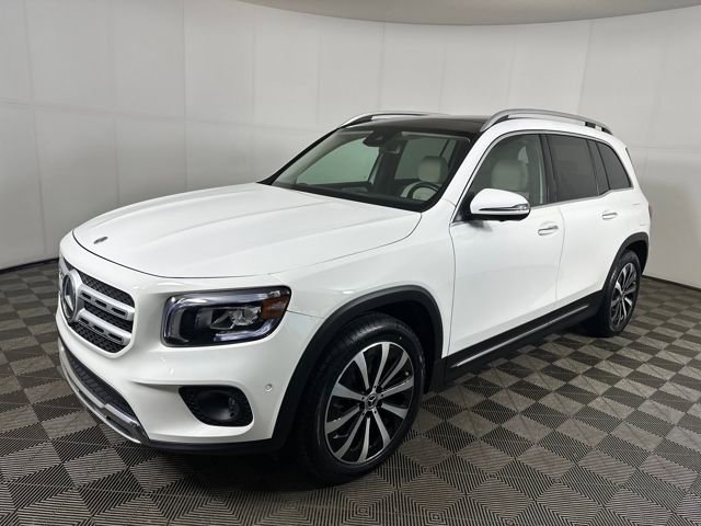 Used 2022 Mercedes-Benz GLB 250 4MATIC image 7