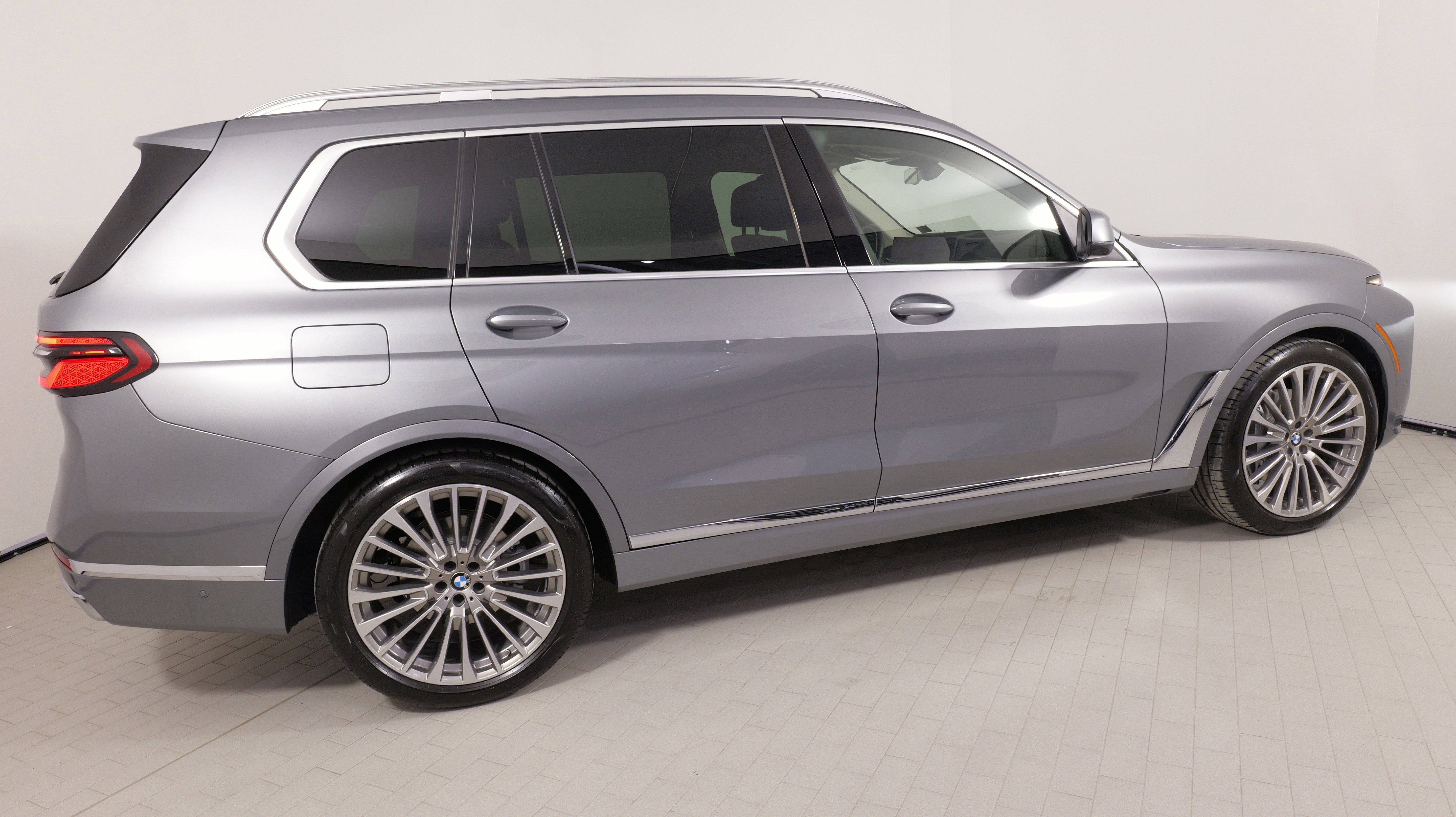 Used 2023 BMW X7 xDrive40i image 10