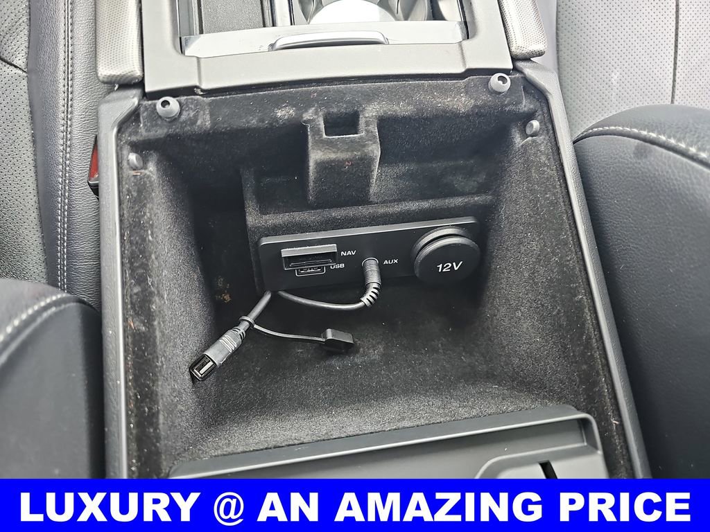 Used 2019 Land Rover Range Rover Evoque SE Premium image 25