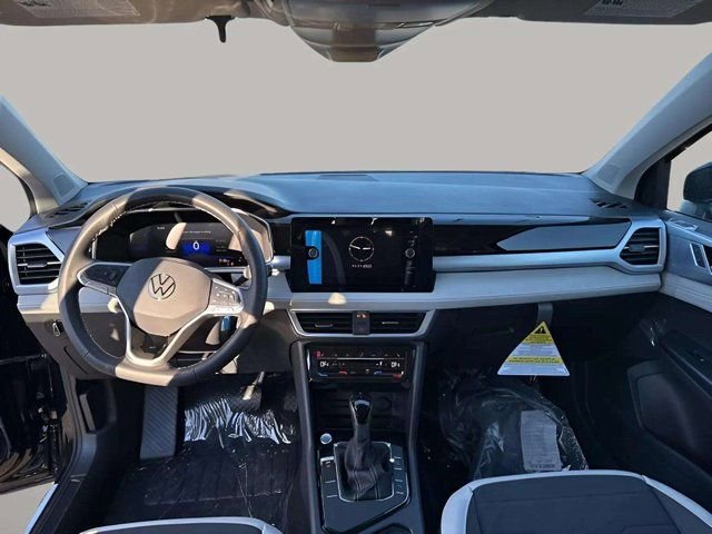 New 2026 Volkswagen Taos SE image 5