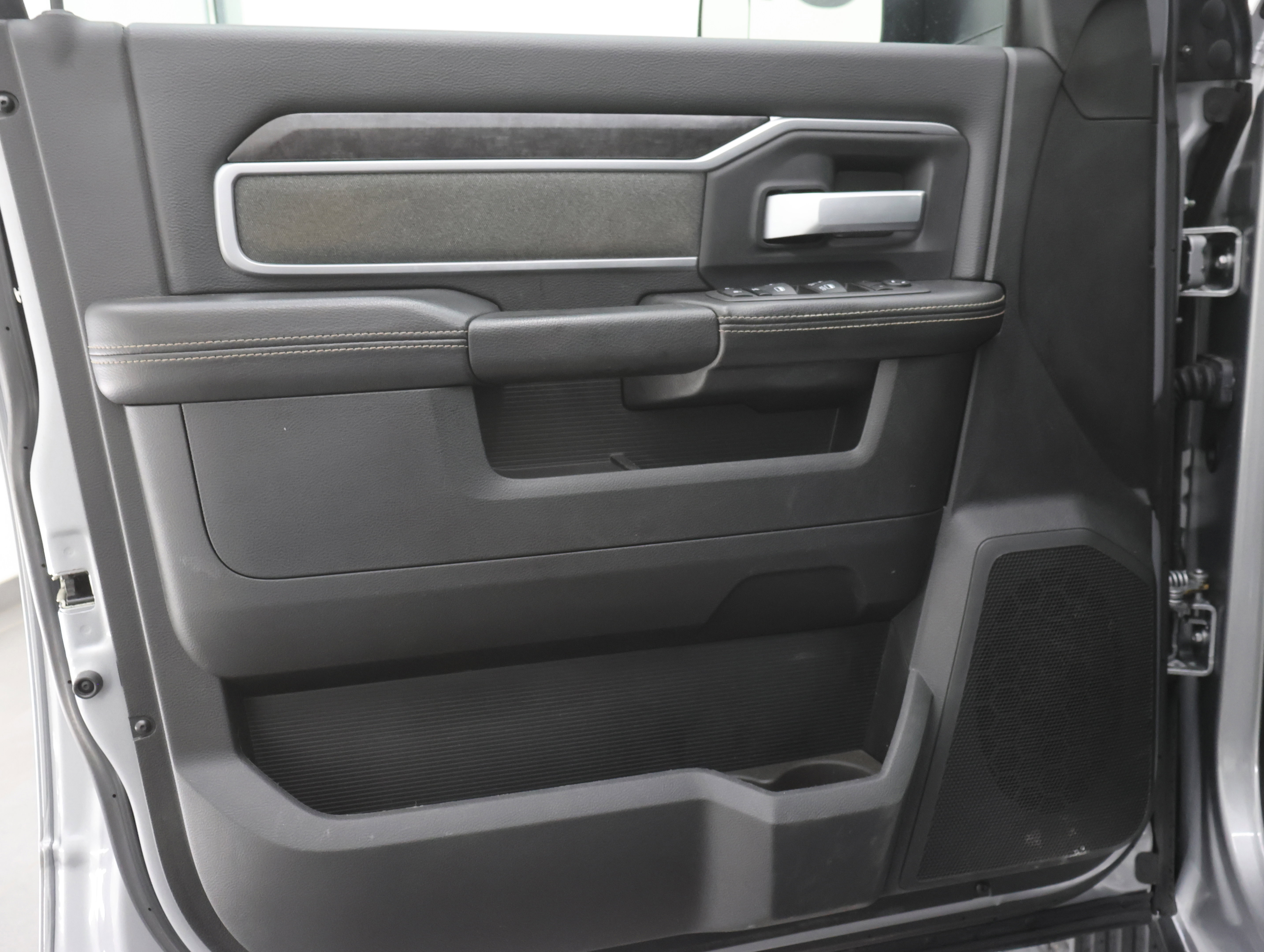 Used 2022 RAM 2500 Big Horn w/ Night Edition image 37