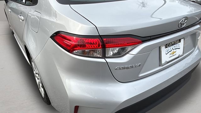 Used 2023 Toyota Corolla LE image 32
