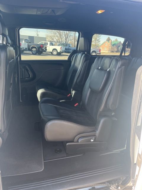 Used 2014 Dodge Grand Caravan SXT image 35