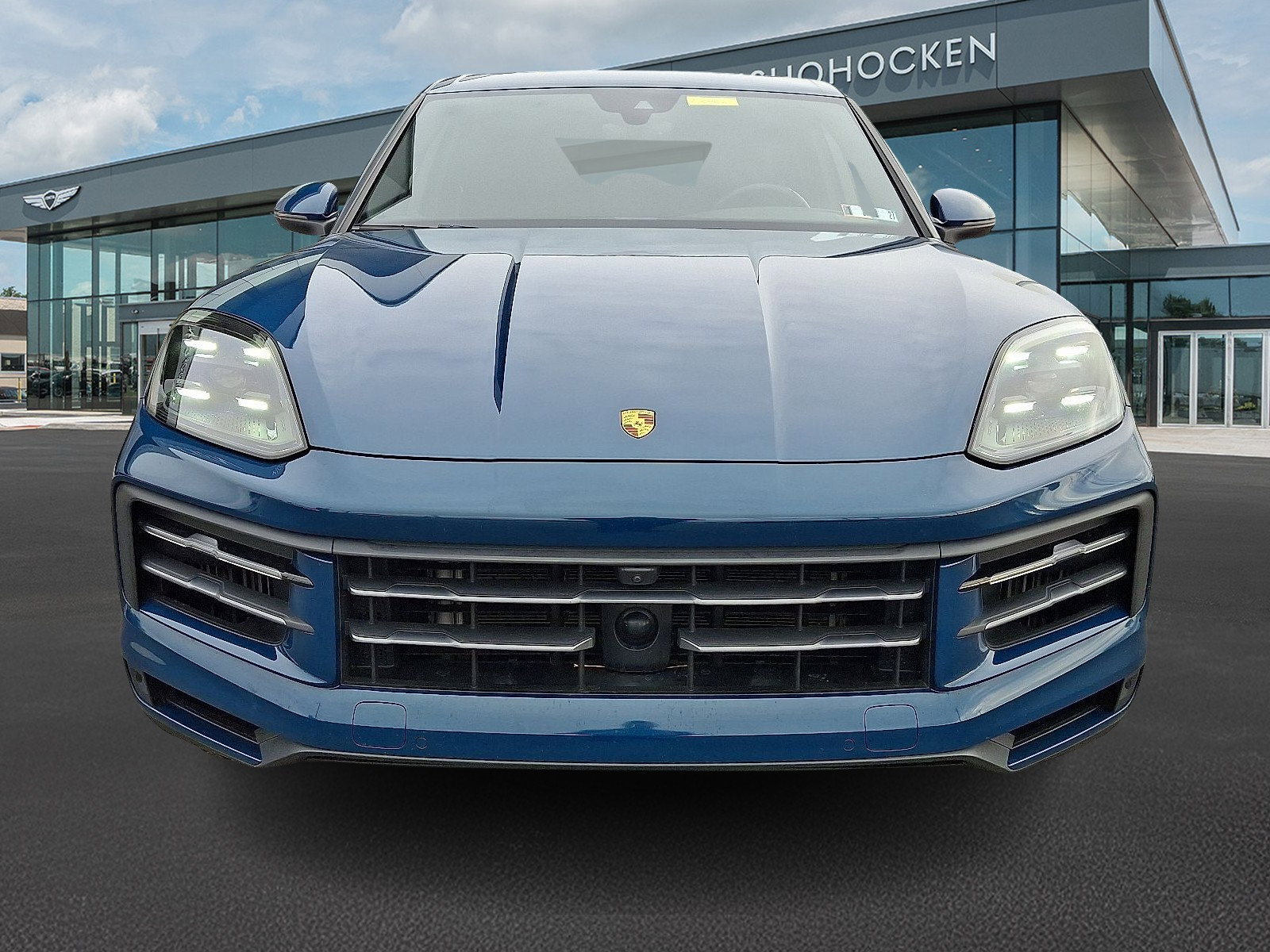 Used 2024 Porsche Cayenne image 3