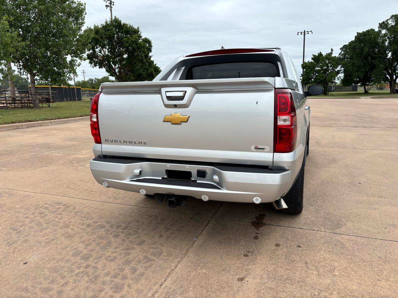 Used 2012 Chevrolet Avalanche LTZ AWD/4WD image 26