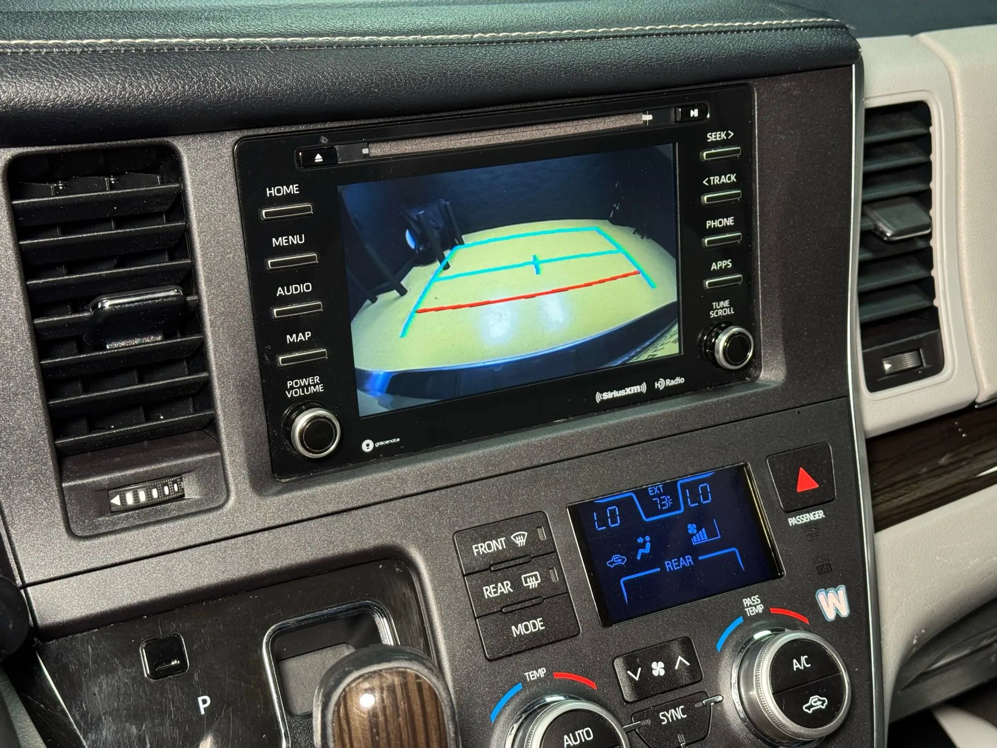 Used 2019 Toyota Sienna XLE FWD image 44