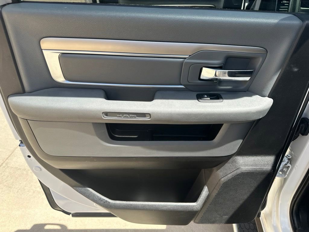 Used 2014 RAM 1500 Classic SLT w/ Remote Start & Security Group AWD/4WD image 18