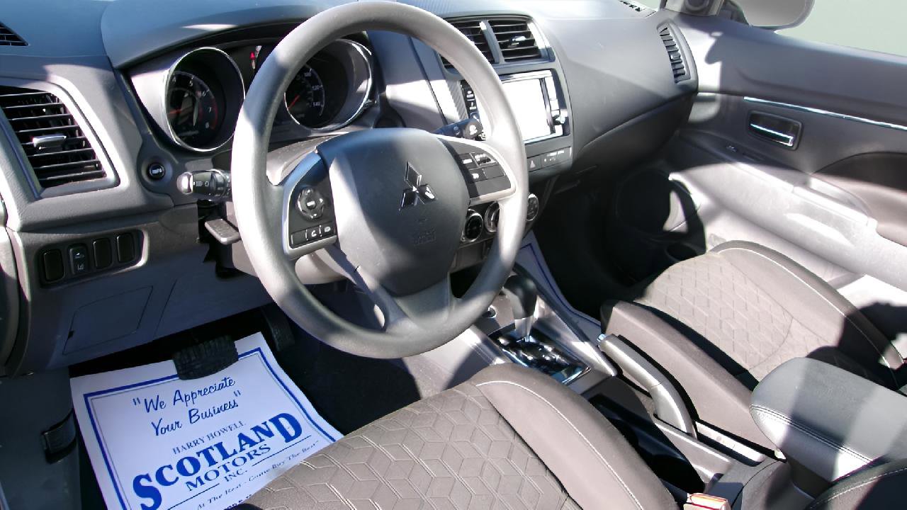Used 2025 Mitsubishi Outlander Sport ES image 12