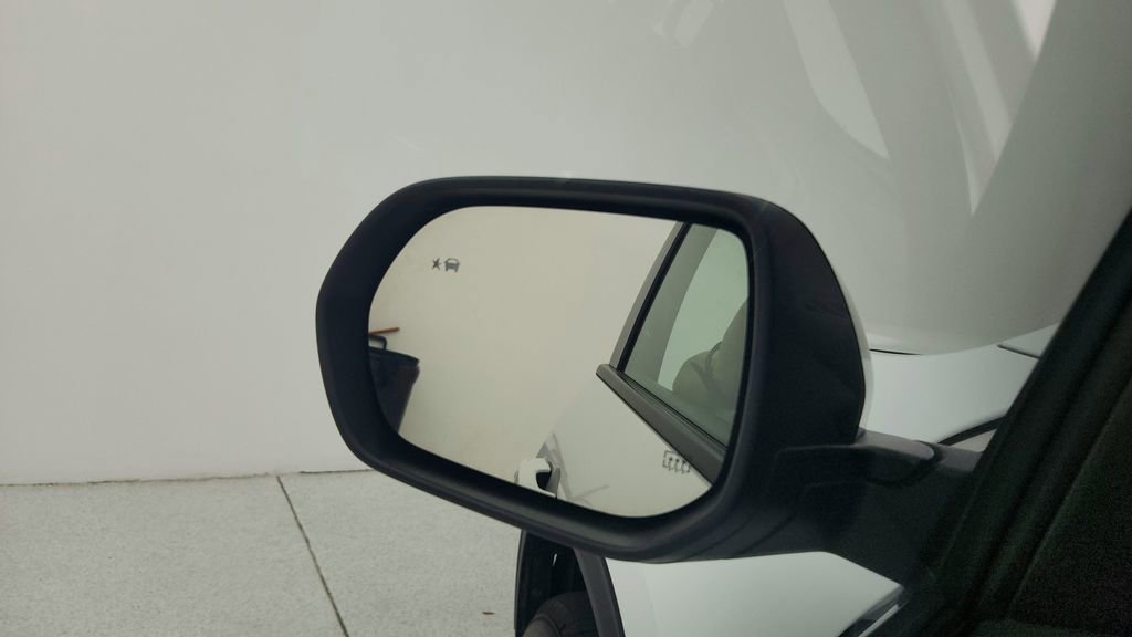 Used 2024 Chevrolet Traverse LT w/ Trailering Package image 16