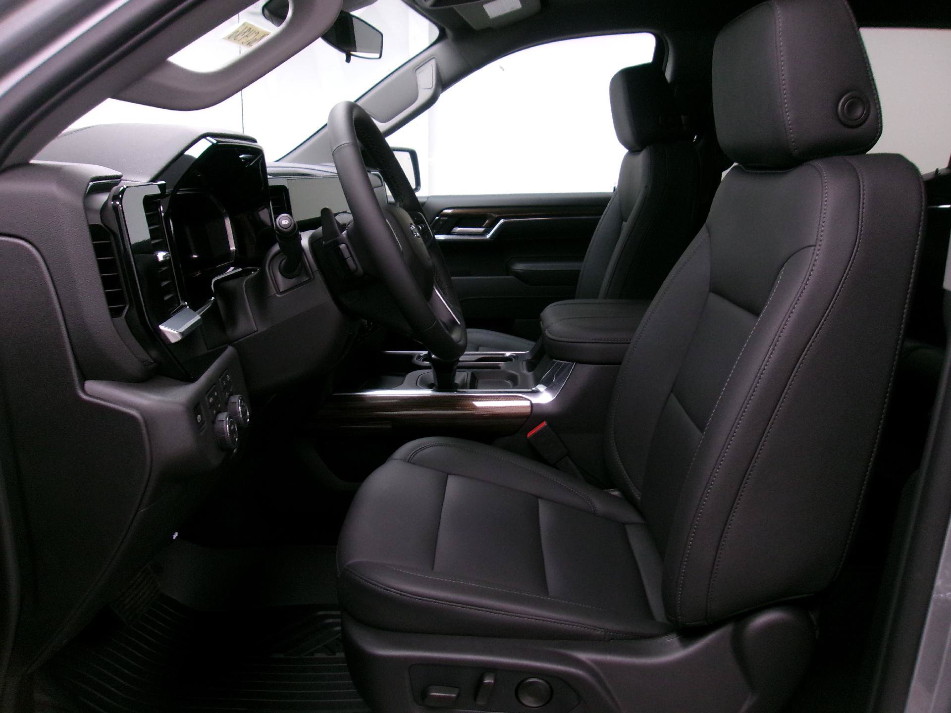 New 2026 Chevrolet Silverado 1500 LT Trail Boss w/ LT Trail Boss Premium Package AWD/4WD image 9