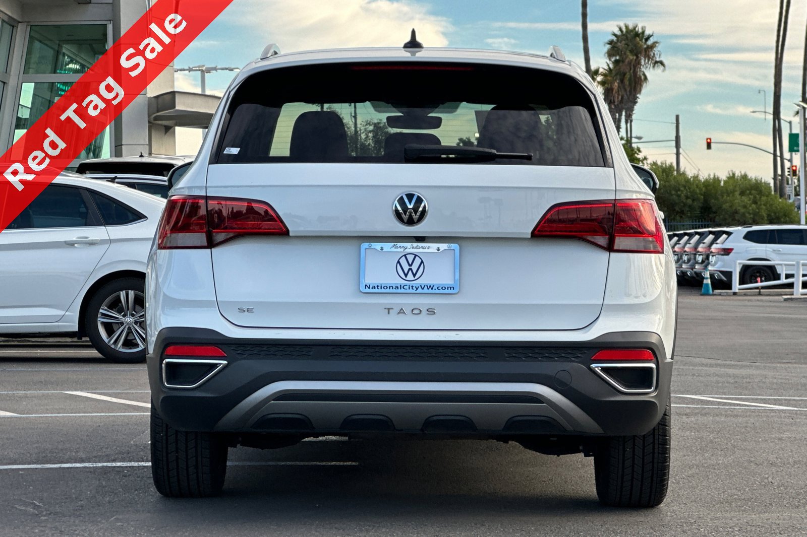 Certified 2024 Volkswagen Taos SE image 6