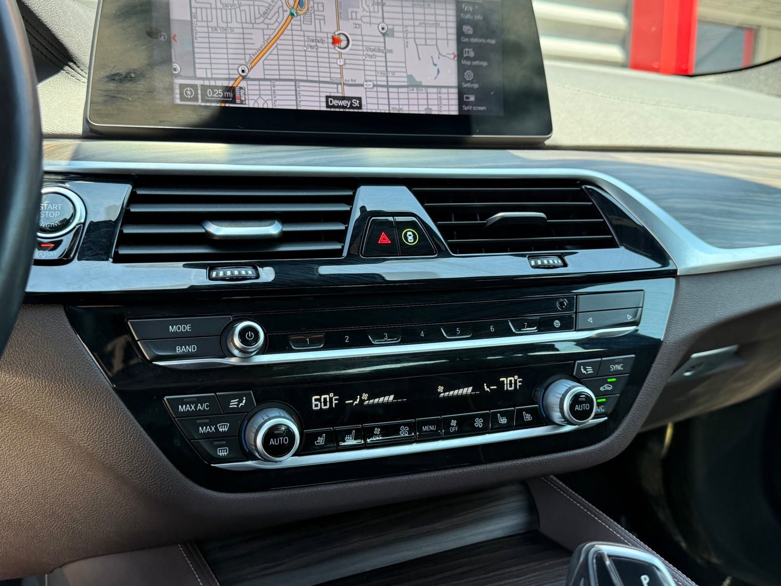 Used 2020 BMW M550i xDrive w/ Dynamic Handling Package AWD/4WD image 23