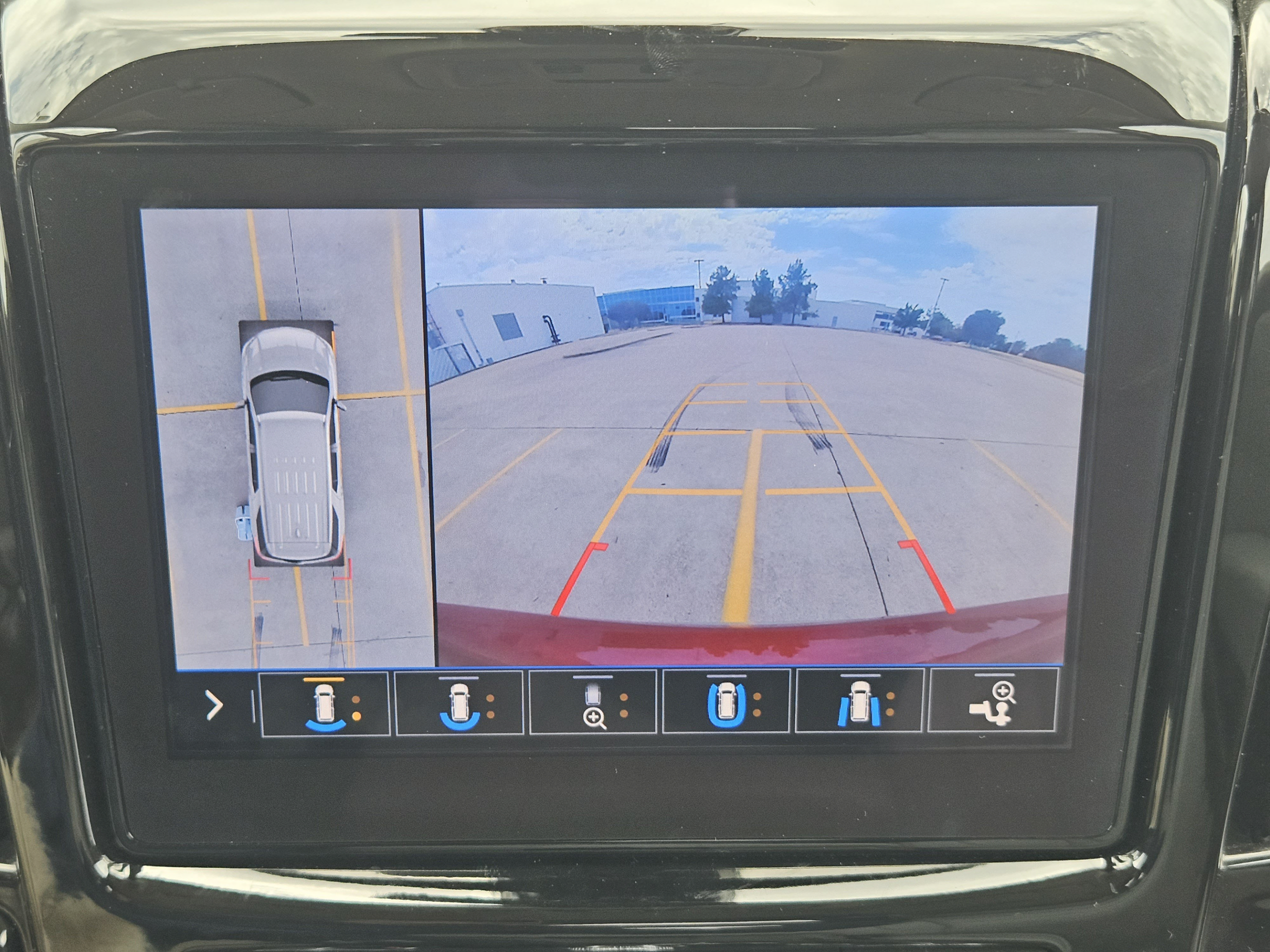 Used 2020 Chevrolet Traverse Premier FWD image 10