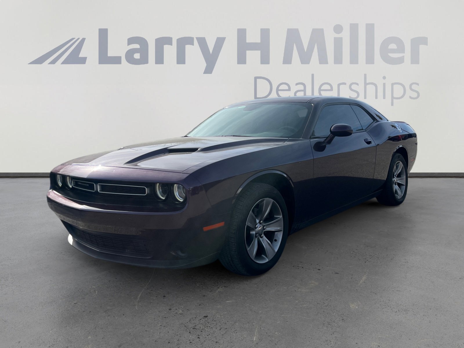 Certified 2021 Dodge Challenger SXT image 1