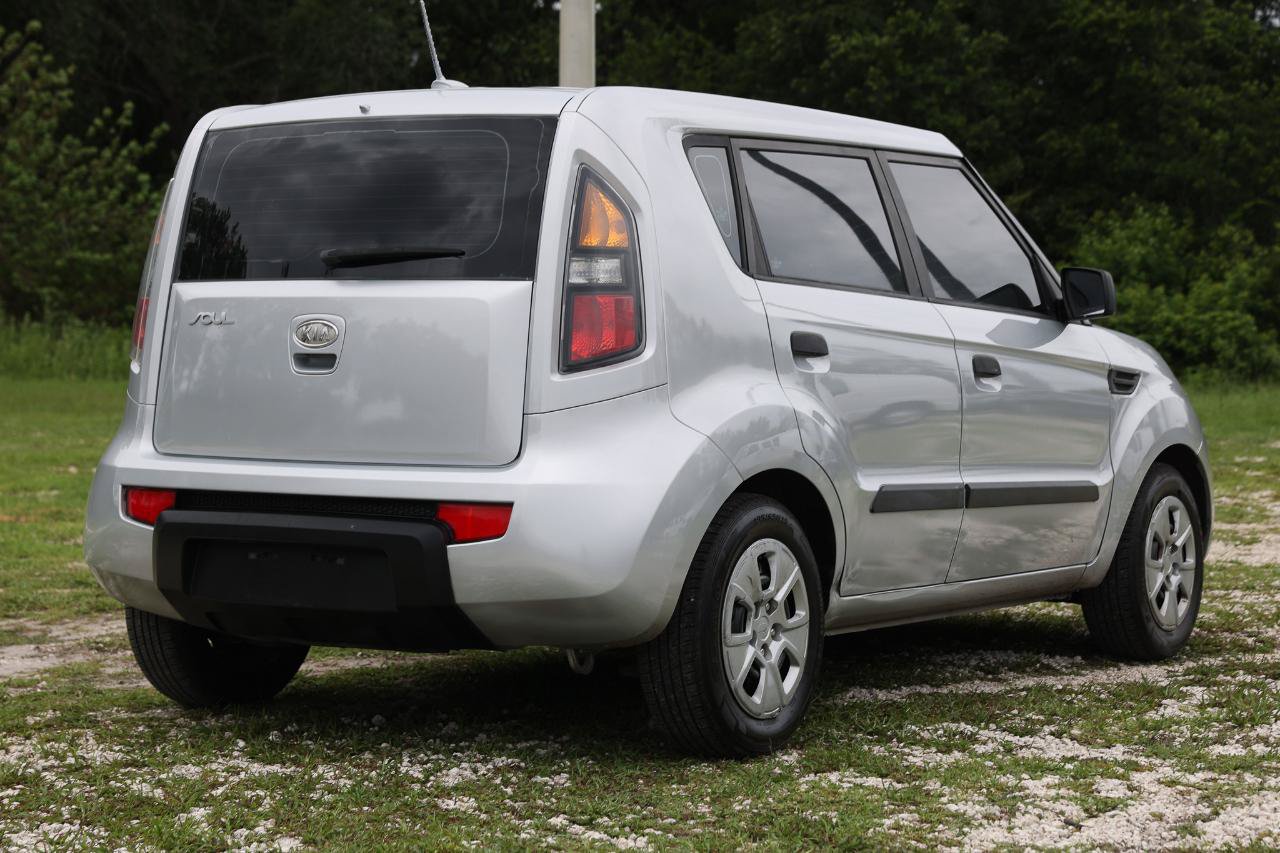 Used 2010 Kia Soul FWD image 11