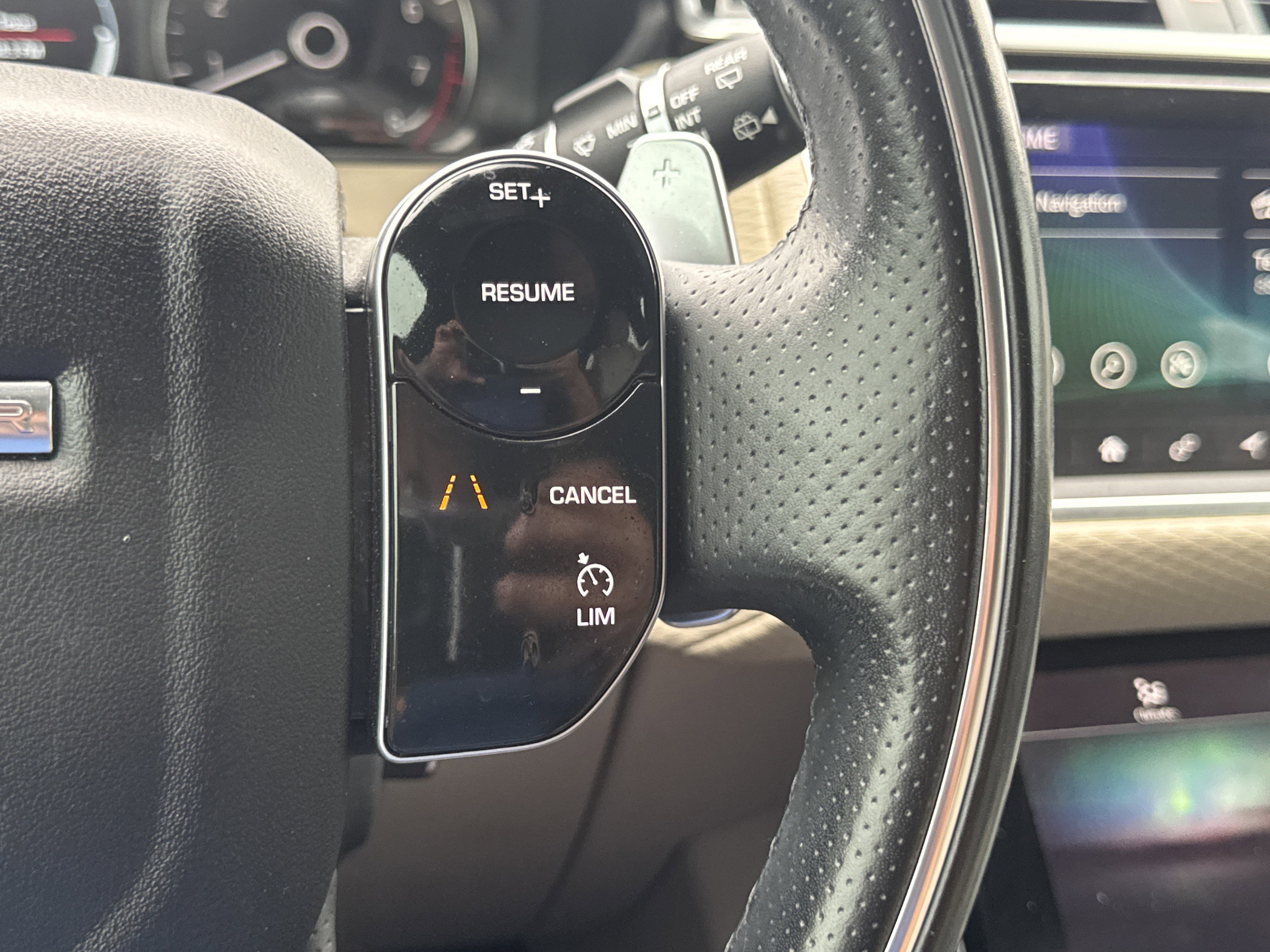 Used 2020 Land Rover Range Rover Velar R-Dynamic S image 15