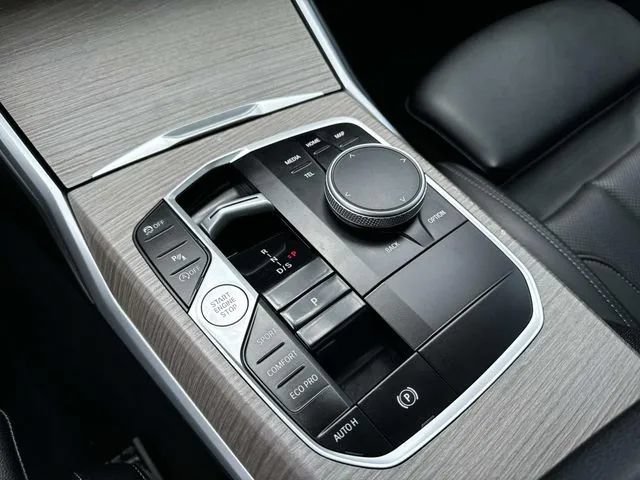 Used 2025 BMW 330i xDrive Sedan AWD/4WD image 40