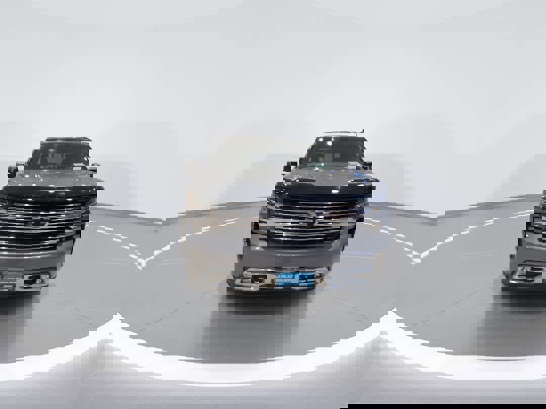 Used 2019 Chevrolet Silverado 1500 High Country w/ Technology Package image 3