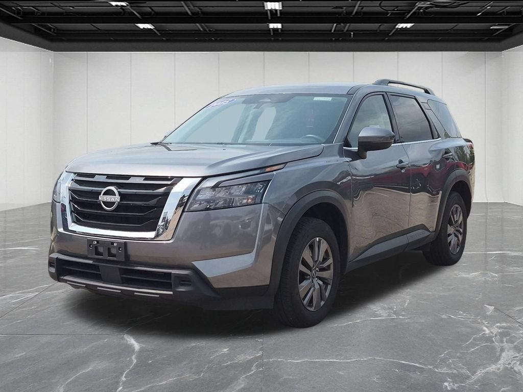 Used 2025 Nissan Pathfinder SV AWD/4WD image 2