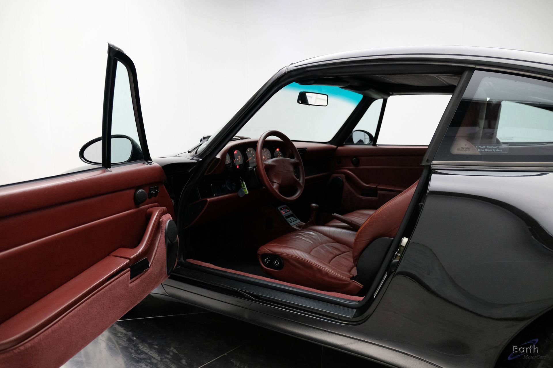 Used 1997 Porsche 911 Targa image 3