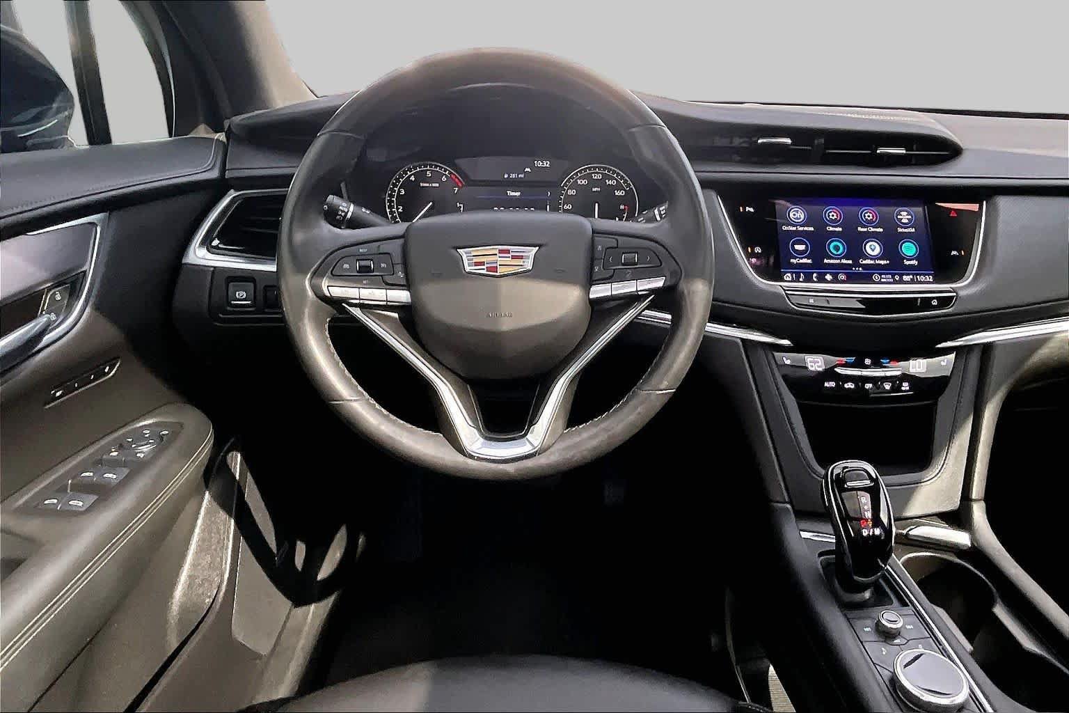 Used 2023 Cadillac XT6 Luxury FWD image 6