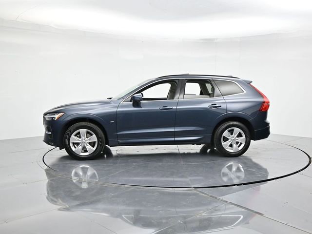 Used 2022 Volvo XC60 B5 Momentum image 7