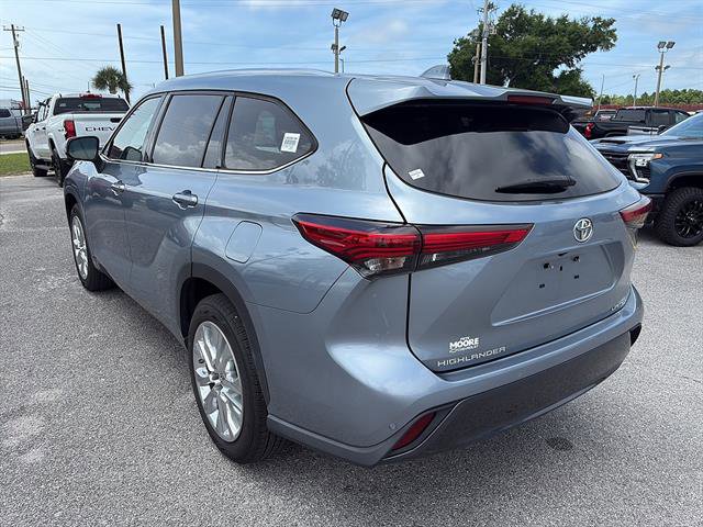 Used 2020 Toyota Highlander Limited FWD image 6