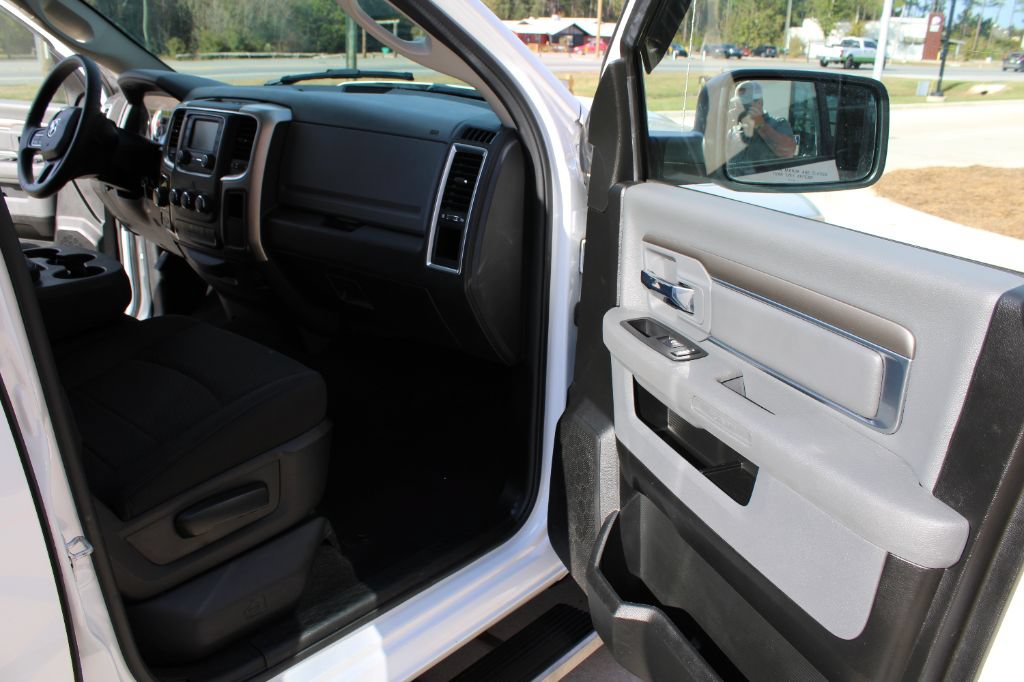 Used 2019 RAM 1500 Warlock AWD/4WD image 14