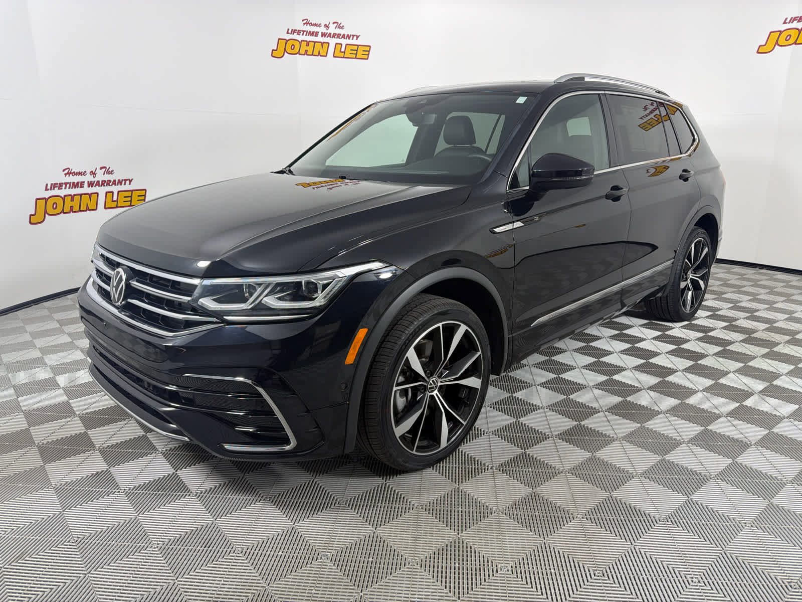 Used 2024 Volkswagen Tiguan SEL R-Line