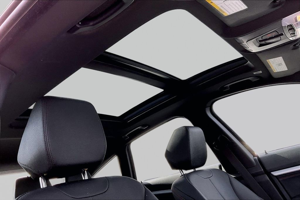 Used 2018 BMW 330i Gran Turismo xDrive image 27