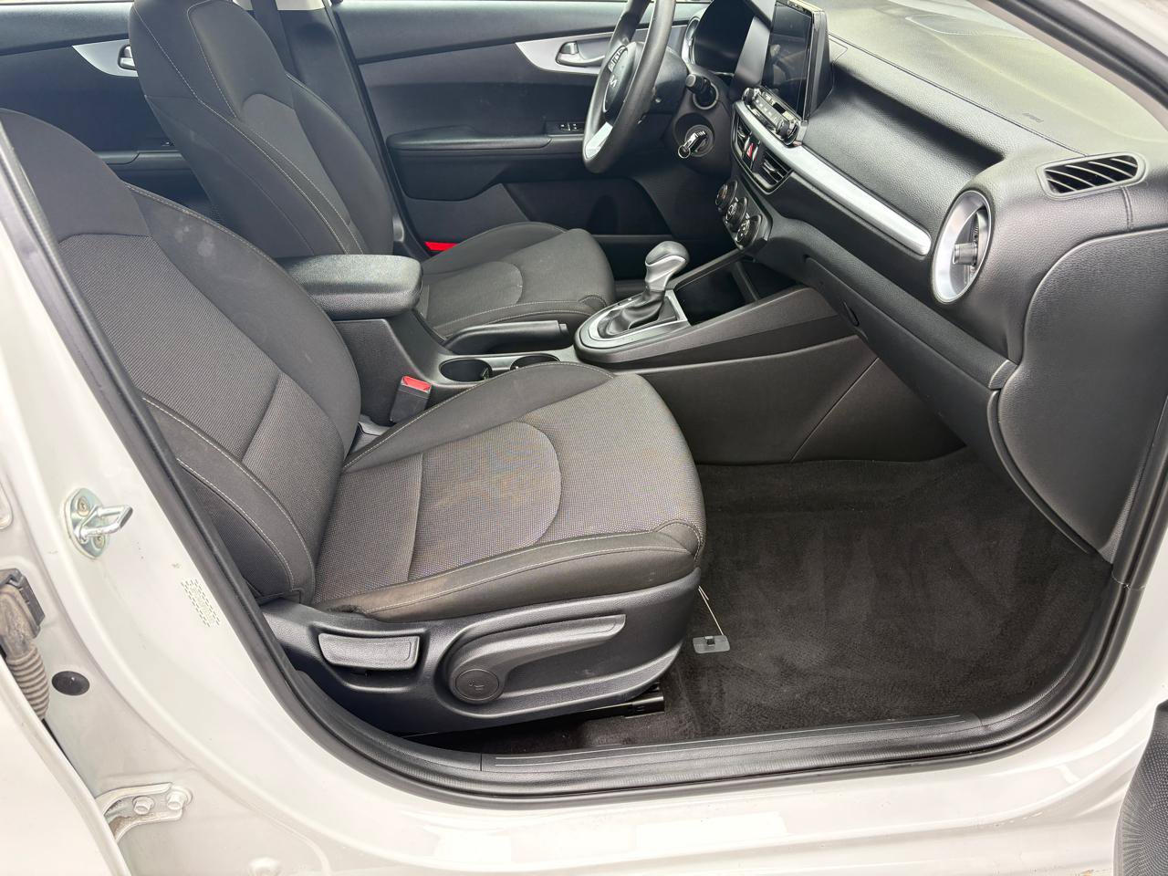 Used 2023 Kia Forte LXS FWD image 13