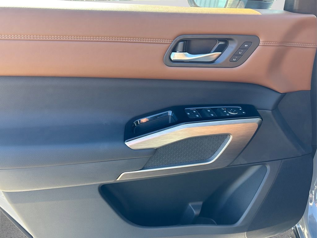 New 2025 Nissan Pathfinder Platinum w/ Cargo Package image 26