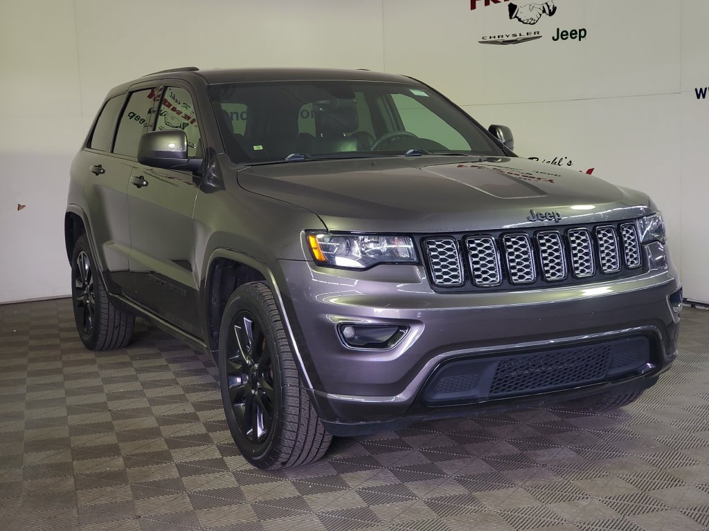 Used 2017 Jeep Grand Cherokee Altitude AWD/4WD image 2
