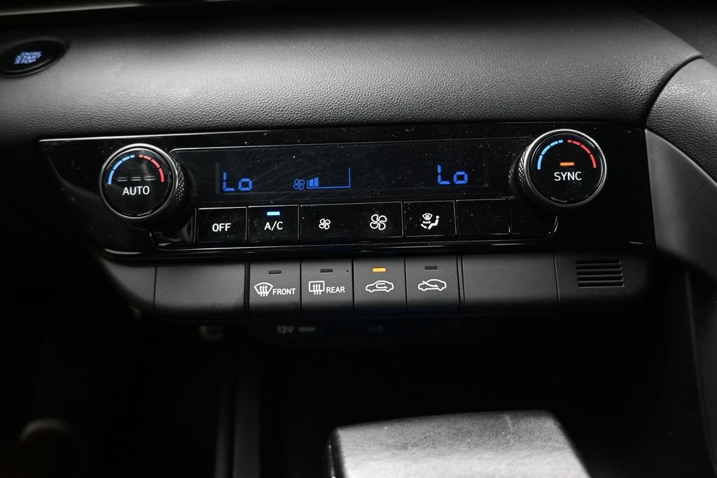 Used 2025 Hyundai Elantra Sport FWD image 25