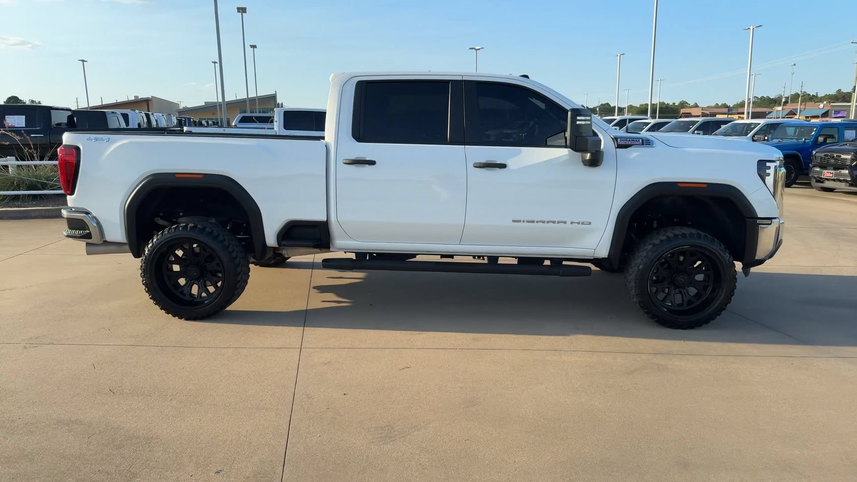 Used 2024 GMC Sierra 3500 Pro AWD/4WD image 8