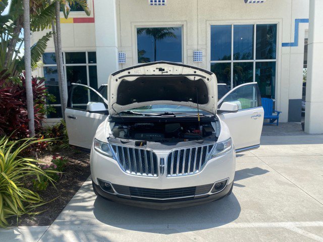 Used 2011 Lincoln MKX 2WD w/ 102A Rapid Spec Order Code image 17