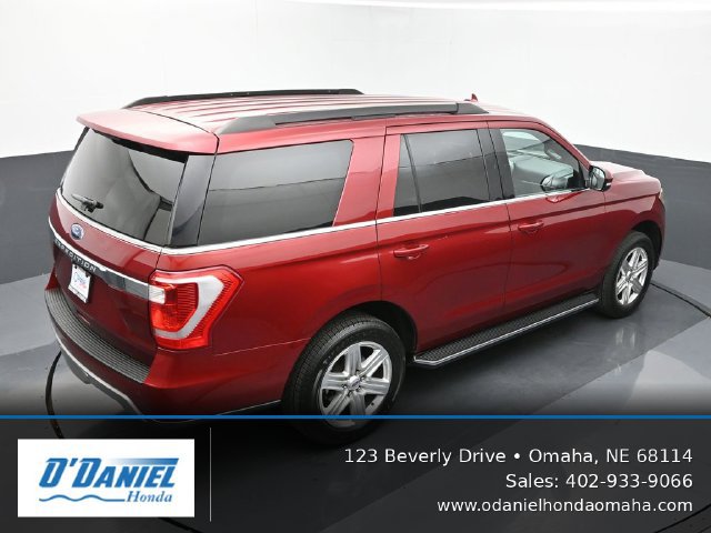 Used 2019 Ford Expedition XLT w/ Equipment Group 202A AWD/4WD image 15