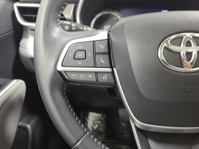 Used 2022 Toyota Highlander XLE FWD image 26