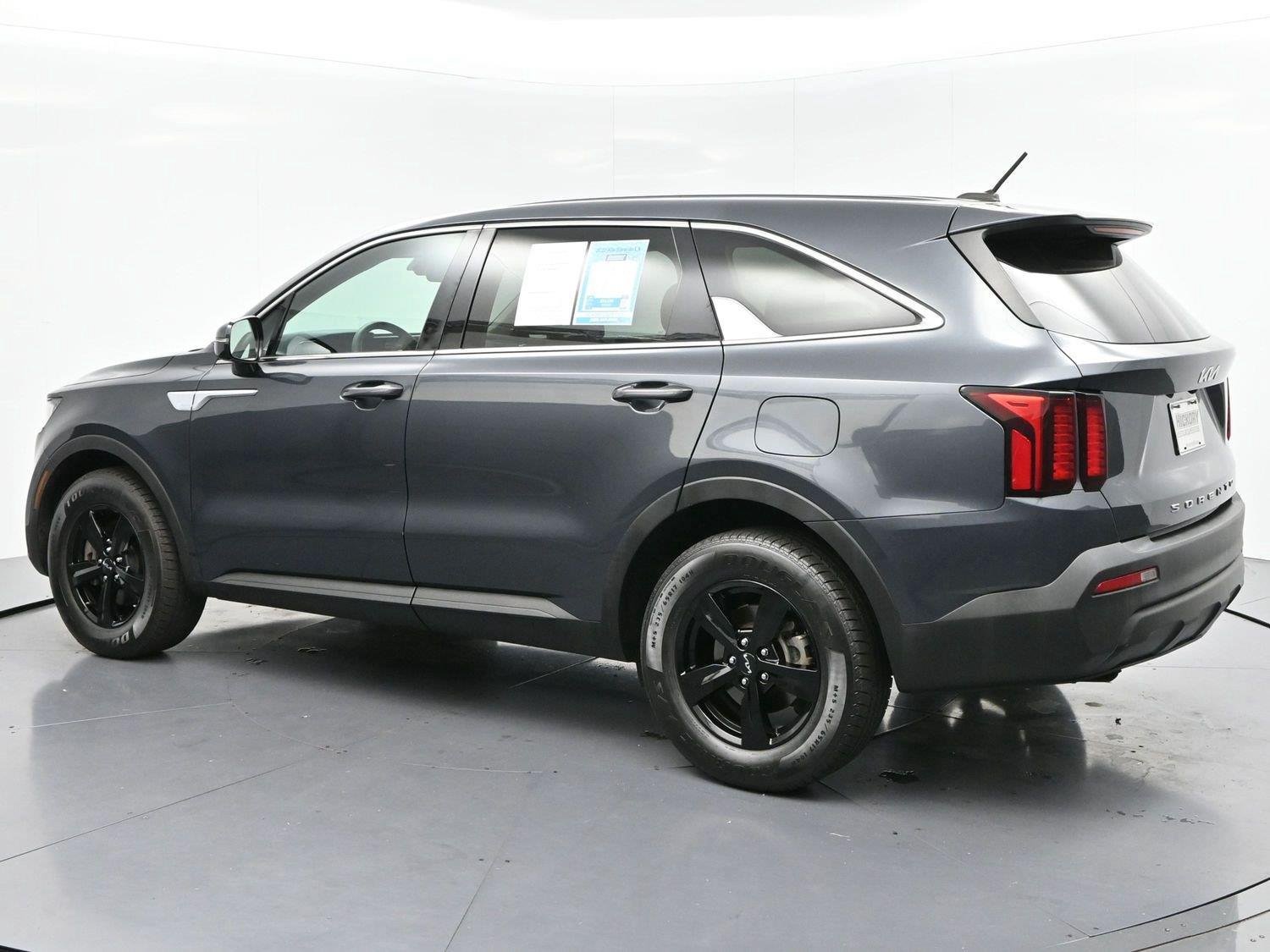 Used 2022 Kia Sorento LX FWD image 5