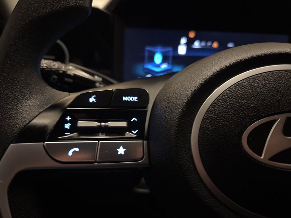 Used 2024 Hyundai Elantra SEL image 17