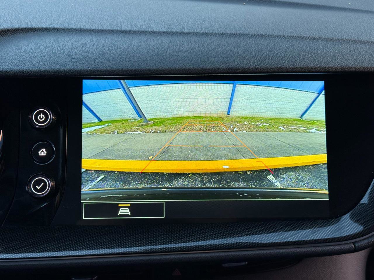 Used 2022 Buick Envision Preferred FWD image 21