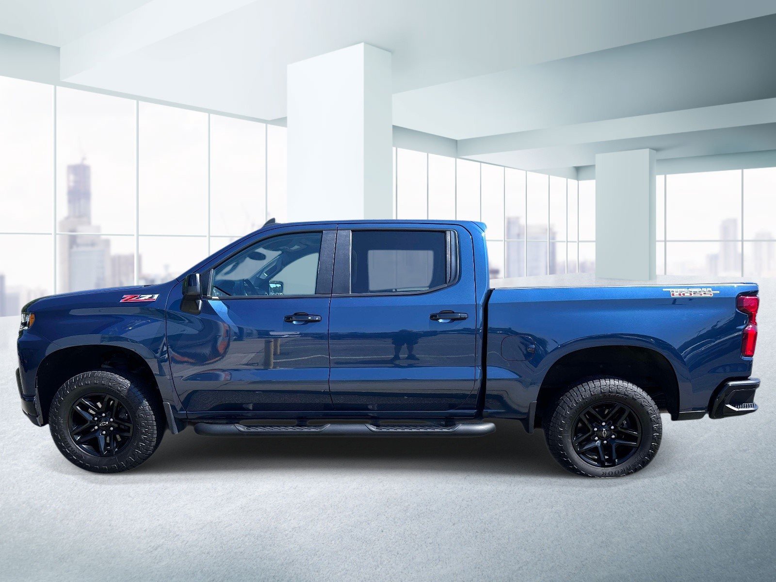 Used 2021 Chevrolet Silverado 1500 LT Trail Boss w/ Convenience Package II AWD/4WD image 2
