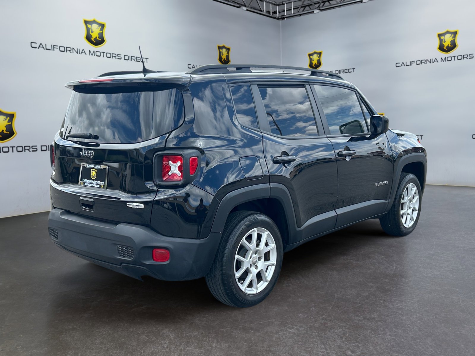 Used 2019 Jeep Renegade Latitude w/ Popular Equipment Group AWD/4WD image 5