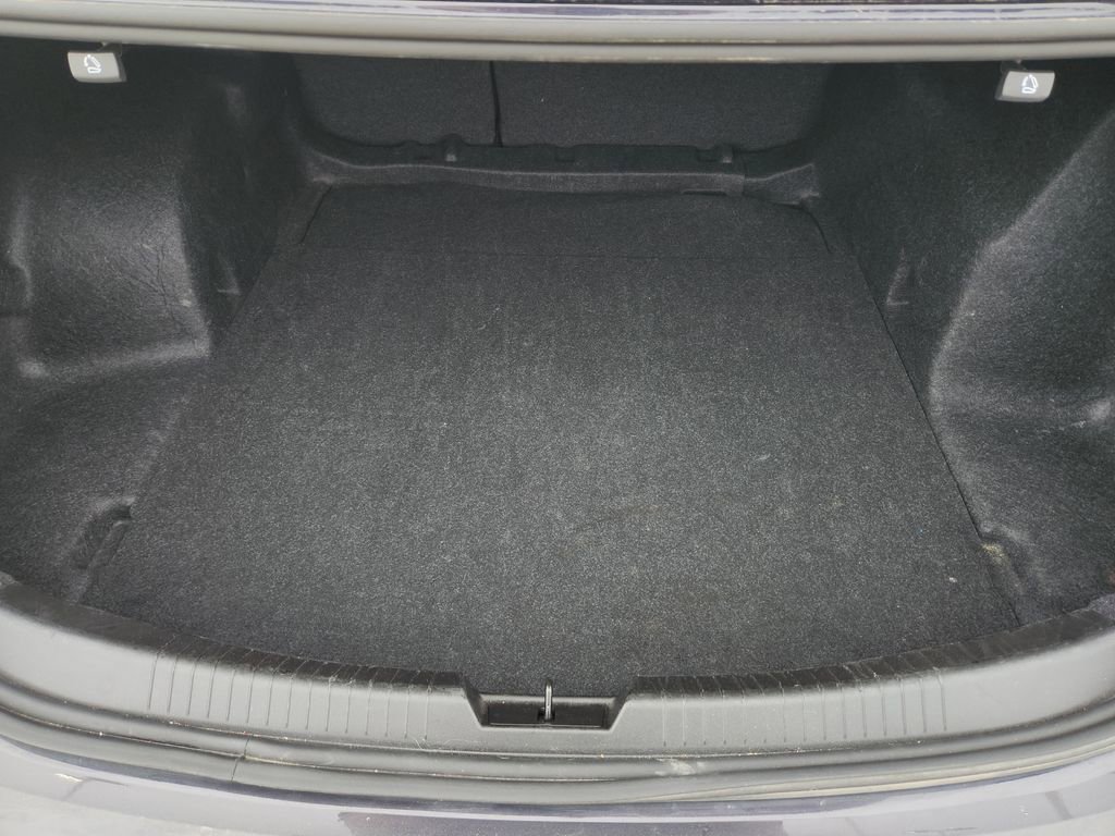 Used 2025 Chevrolet Malibu LT image 32